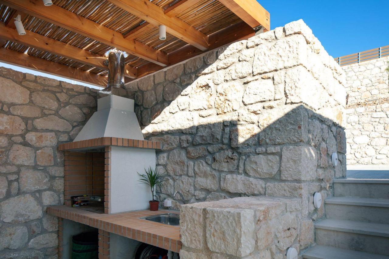 Villa Balance Gerani  Exterior photo